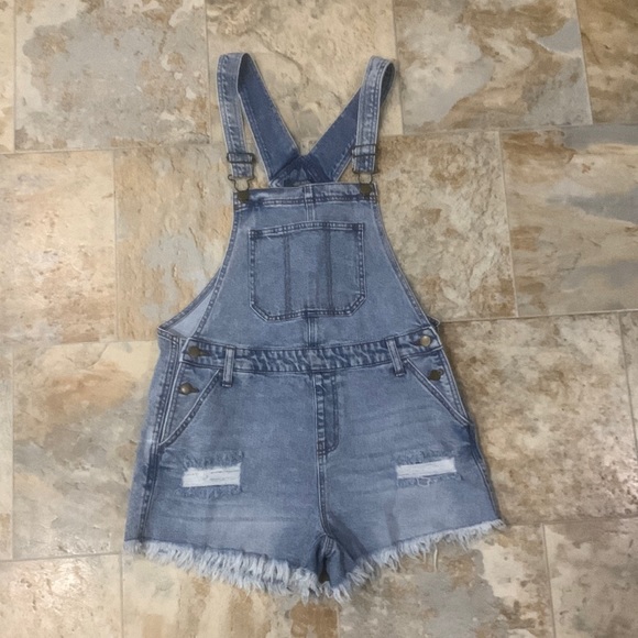 WILD FABLE Distressed Denim Bib Overall Shorts - Picture 2 of 5
